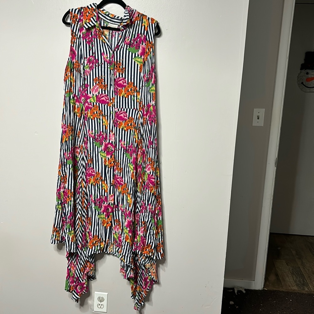 Colorful Eva Mendes navy & white striped floral shirtdress with handkerchief hem